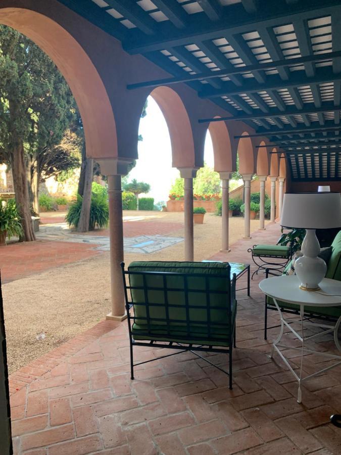Soho Boutique Castillo De Santa Catalina - Adults Recommended Málaga Dış mekan fotoğraf The hotel's courtyard