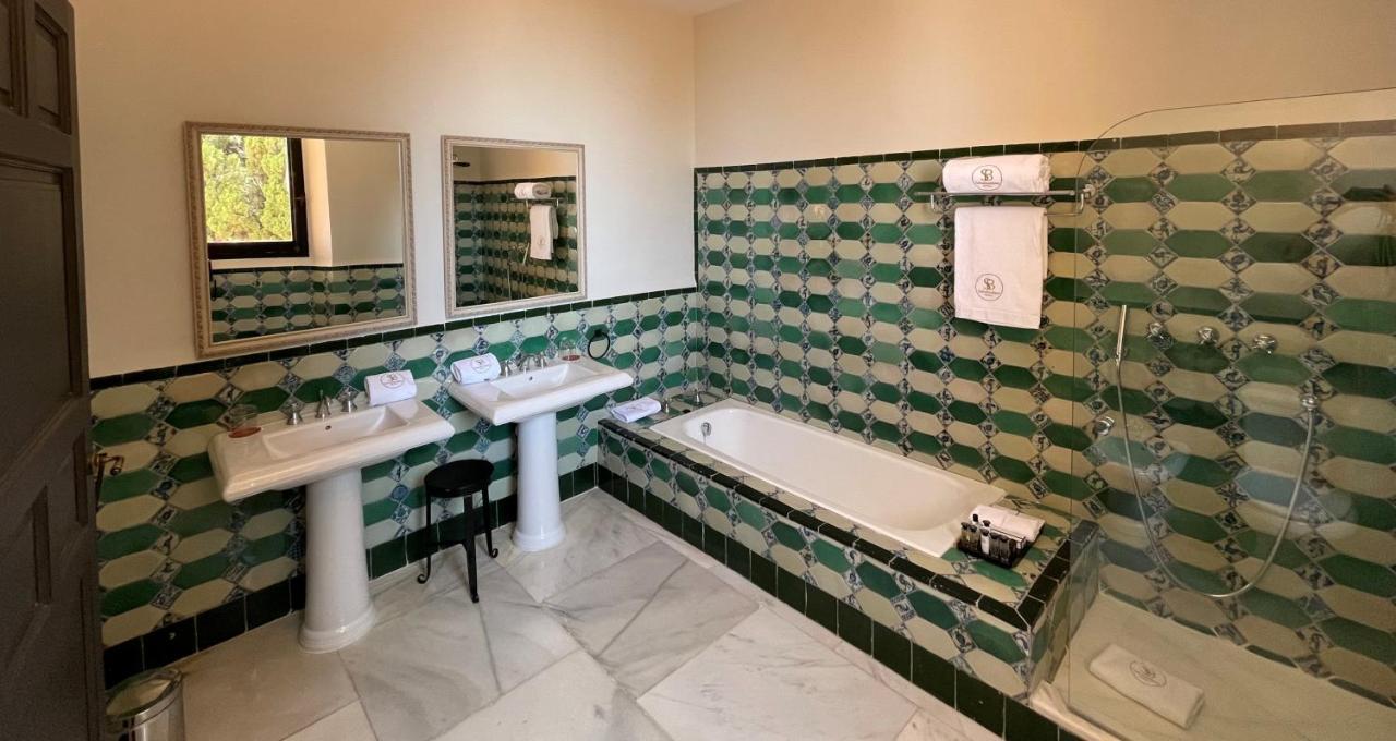 Soho Boutique Castillo De Santa Catalina - Adults Recommended Málaga Dış mekan fotoğraf Bathroom