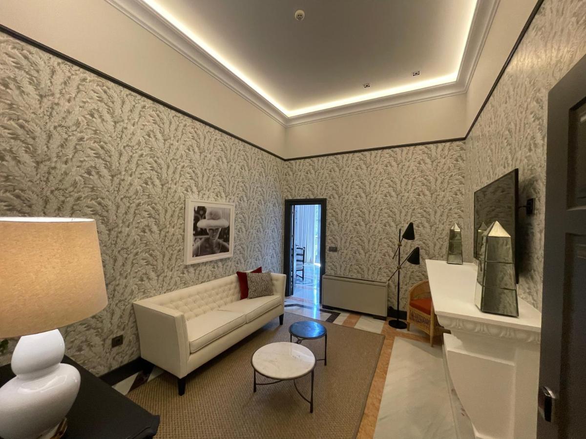 Soho Boutique Castillo De Santa Catalina - Adults Recommended Málaga Dış mekan fotoğraf The interior of the suite