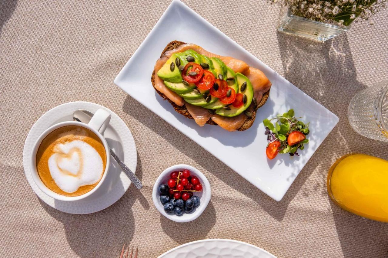 Soho Boutique Castillo De Santa Catalina - Adults Recommended Málaga Dış mekan fotoğraf A breakfast at the hotel