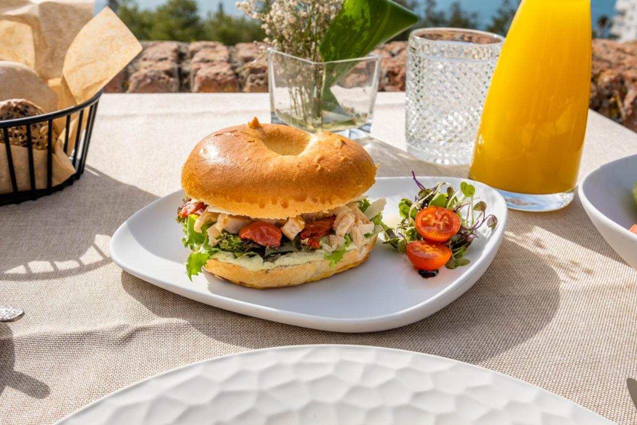 Soho Boutique Castillo De Santa Catalina - Adults Recommended Málaga Dış mekan fotoğraf A chicken caesar salad bagel