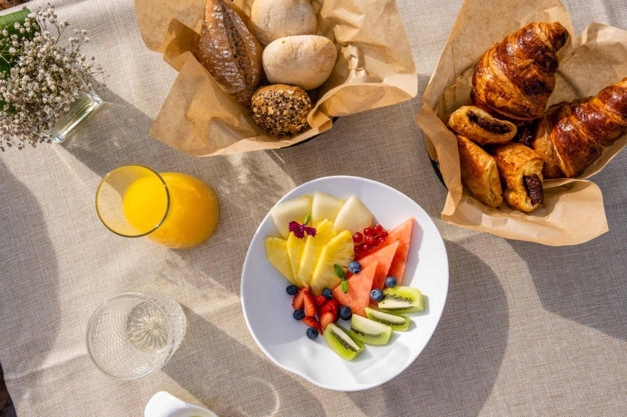 Soho Boutique Castillo De Santa Catalina - Adults Recommended Málaga Dış mekan fotoğraf A continental breakfast