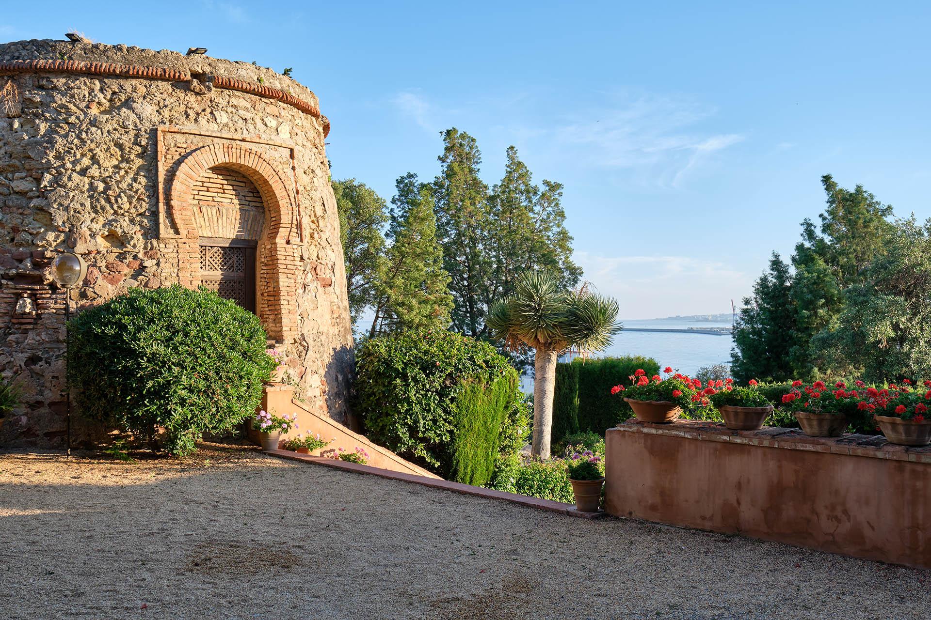 Soho Boutique Castillo De Santa Catalina - Adults Recommended Málaga Dış mekan fotoğraf The entrance to the castle