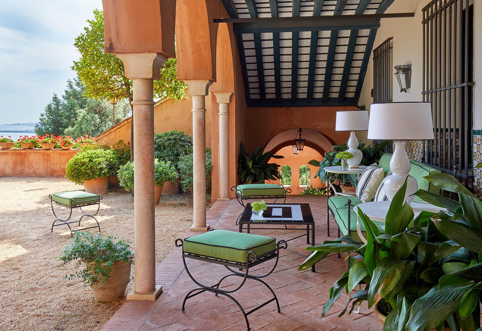 Soho Boutique Castillo De Santa Catalina - Adults Recommended Málaga Dış mekan fotoğraf The patio at the Royal Palm Hotel