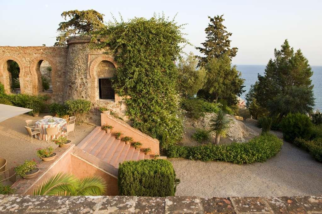 Soho Boutique Castillo De Santa Catalina - Adults Recommended Málaga Dış mekan fotoğraf The gardens of the Villa Durazzo-Pallavicini